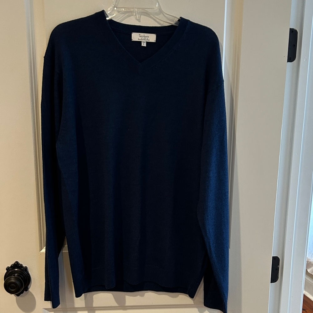 Turnbury Men's V-Neck Sweater